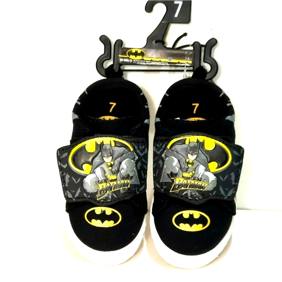 Batman Kids Shoes Sz 7 Brand New With Tags